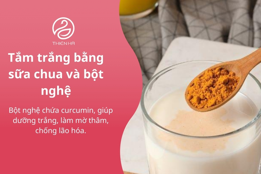 Bột nghệ từ lâu đã nổi tiếng với công dụng trị thâm làm sáng da, khi kết hợp với sữa chua sẽ phát huy khả năng dưỡng ẩm, làm trắng từ sâu bên trong.