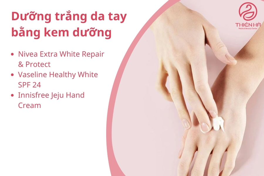 Dưỡng trắng da tay bằng kem dưỡng chuyên sâu không chỉ giúp bật tone nhanh chóng mà còn cấp ẩm và ngăn ngừa thâm sạm hiệu quả. Kết hợp với việc chống nắng và tẩy tế bào chết định kỳ, bạn sẽ sớm sở hữu đôi tay trắng sáng, mịn màng và không bị khô ráp! 