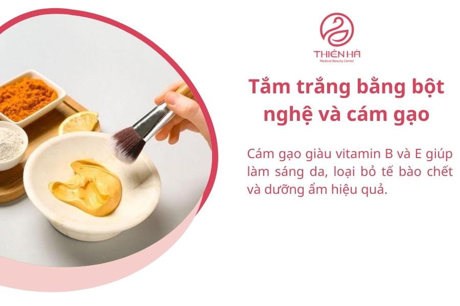 Bột cám gạo và bột nghệ là 2 nguyên liệu rất dễ tìm trong căn bếp của bạn.