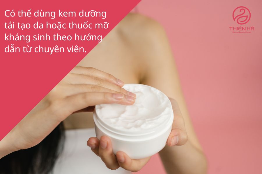 Dùng kem dưỡng tái tạo da